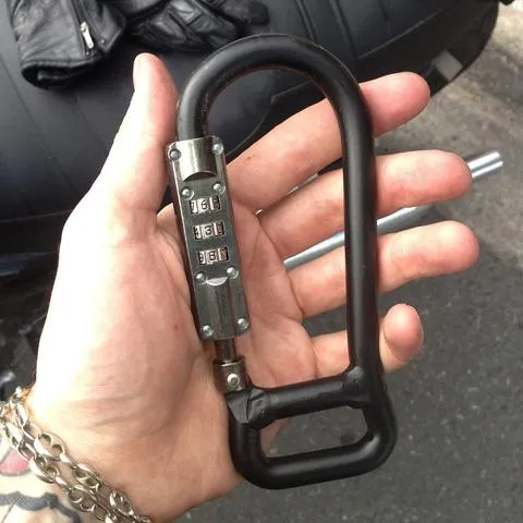 Lockstraps Locking Carabineer