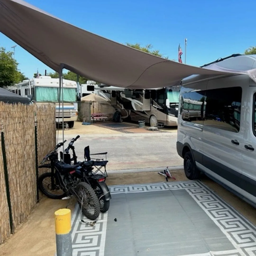 Malo'o Racks Canopy Tent & Vehicle Awning