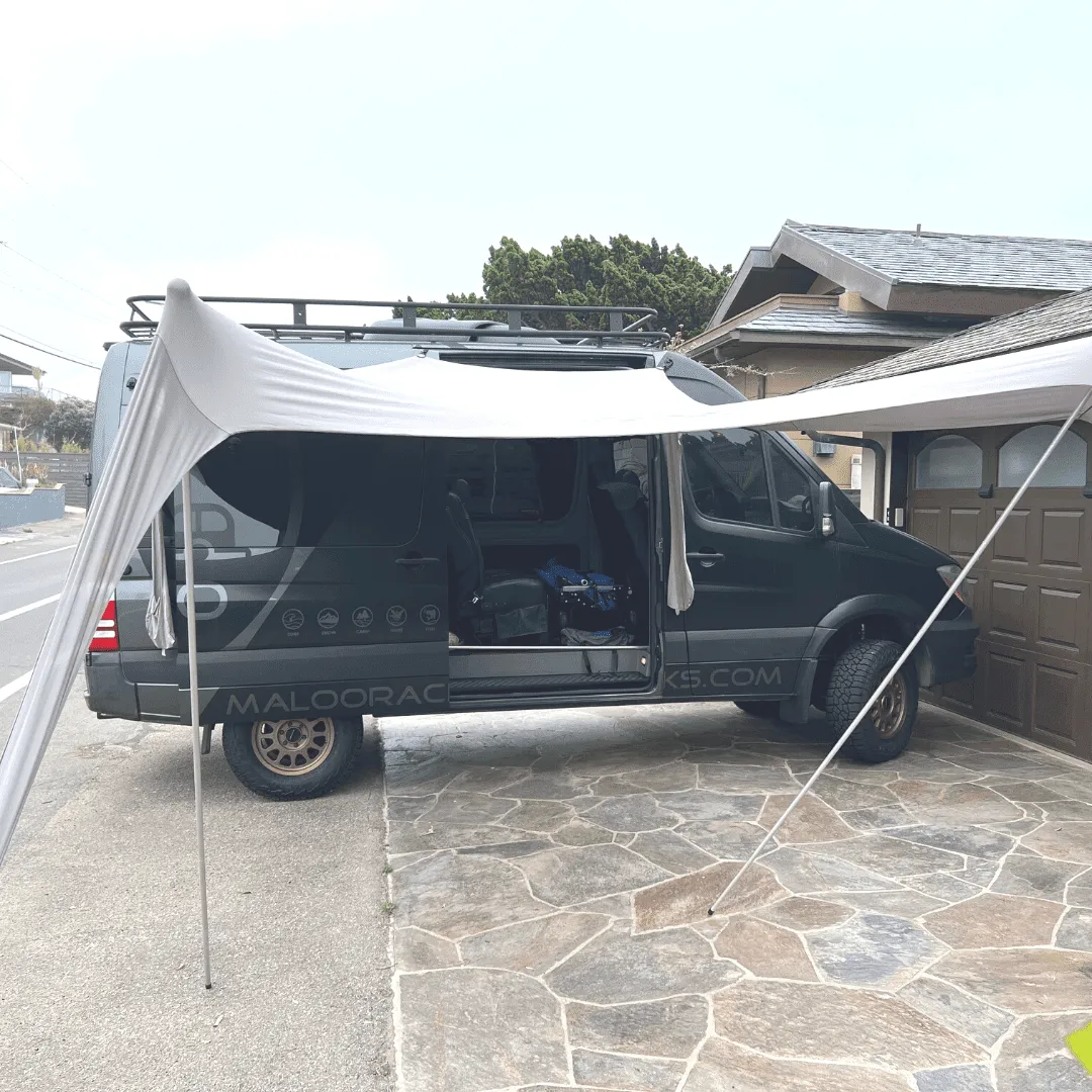 Malo'o Racks Canopy Tent & Vehicle Awning
