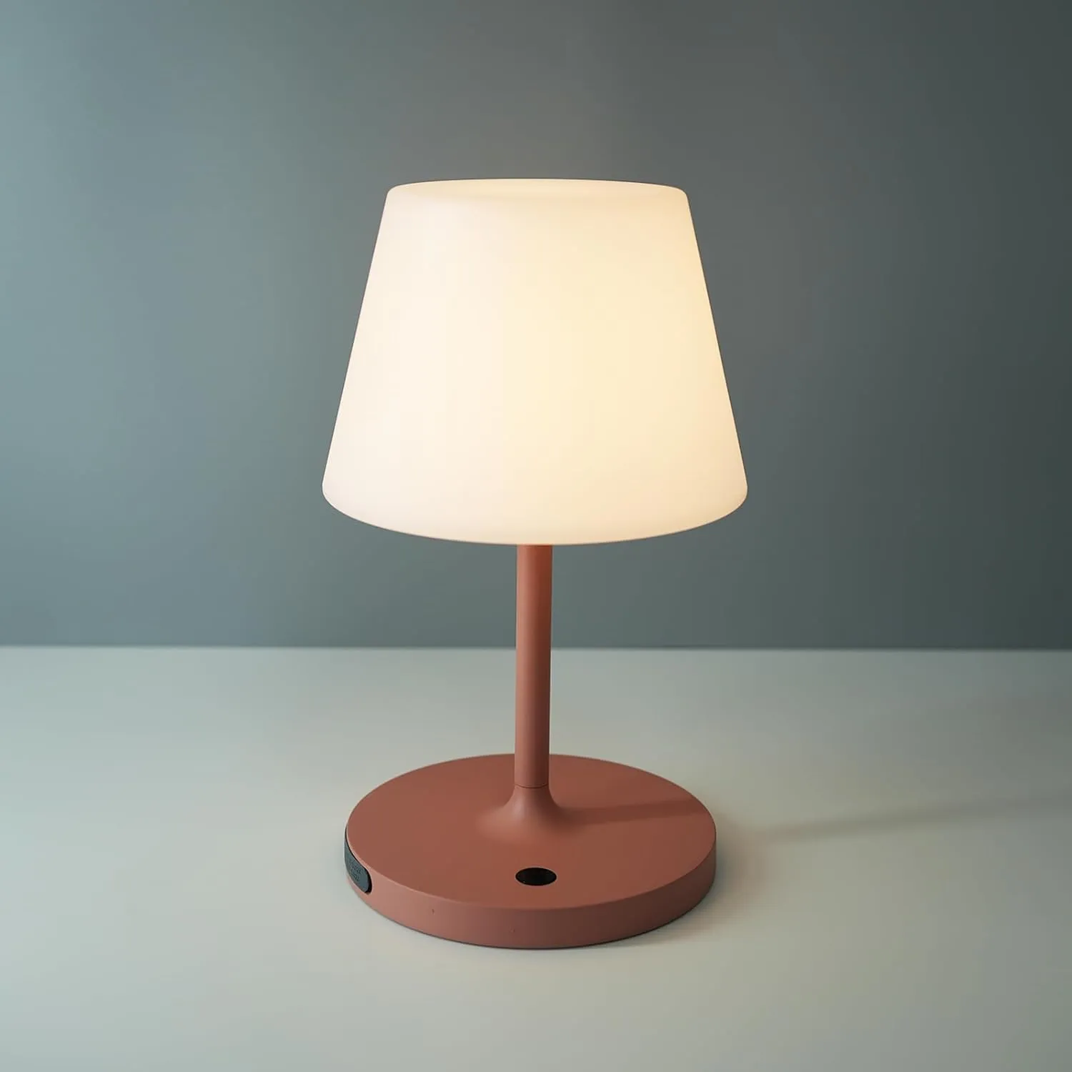 Outdoor Battery Operated Table Lamp Waterproof, 4000mAh Cordless Table Lamp Rechargeable, Touch Dimmable Desk Lamp, LED Night Light for Patio Camping Restaurant Home, H9.6in, Pink