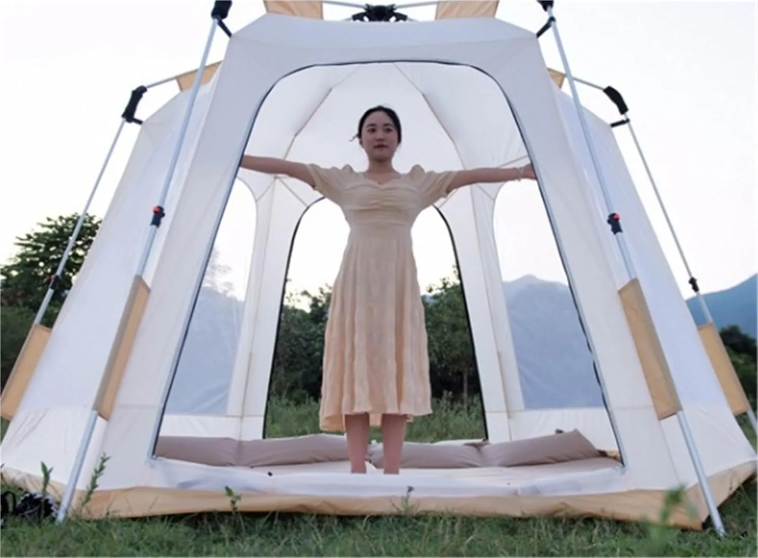 Quick-Open Outdoor Camping Tent, No Need to Build A Tent, Double-Layer Thickened Rainproof Sunshade, Black Plastic Tent Without Mat