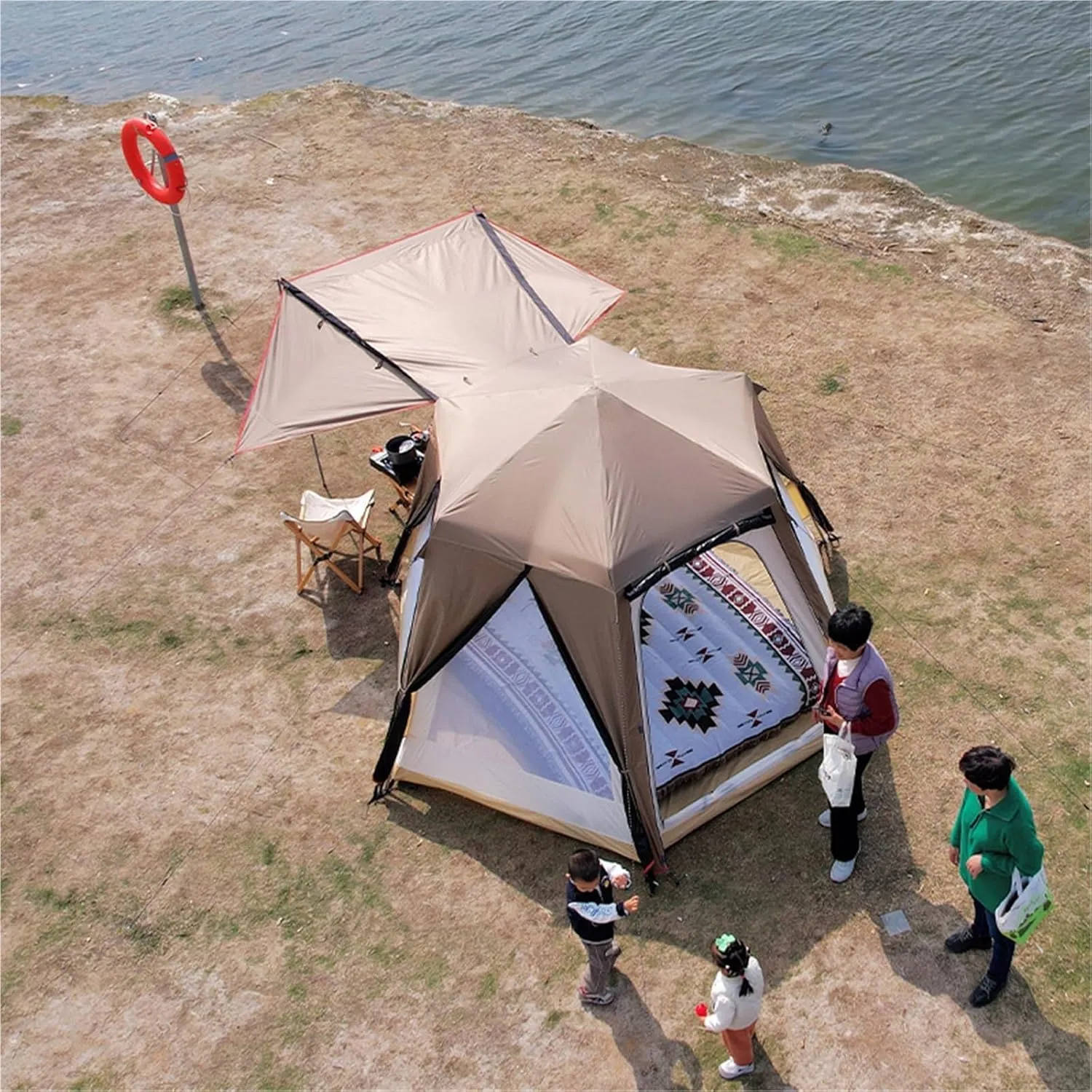Quick-Open Outdoor Camping Tent, No Need to Build A Tent, Double-Layer Thickened Rainproof Sunshade, Black Plastic Tent Without Mat