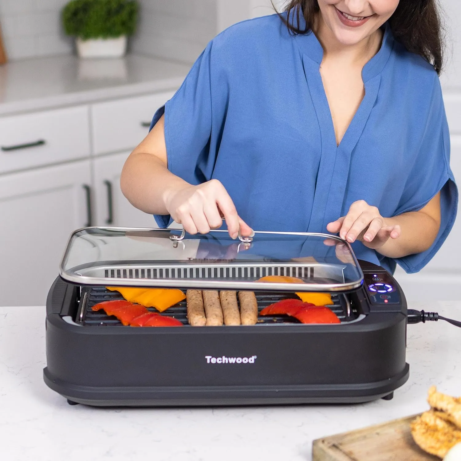 Techwood 1500W Smokeless Indoor Electric Grill with Non-Stick Plates and Tempered Glass Lid - Korean Grill with Temperature Control